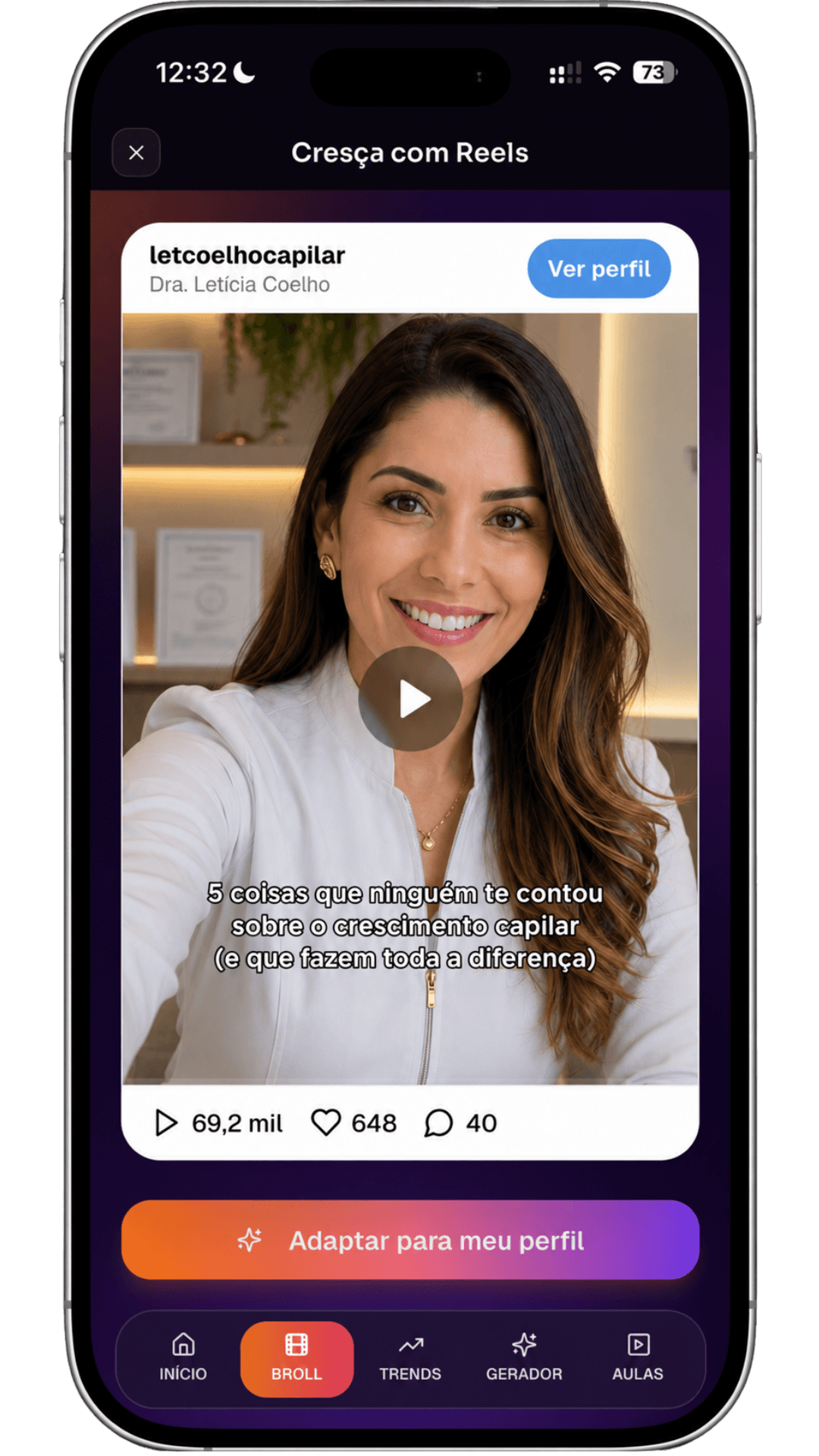 Detalhe do conteúdo no celular com prévia, gancho e legenda adaptados